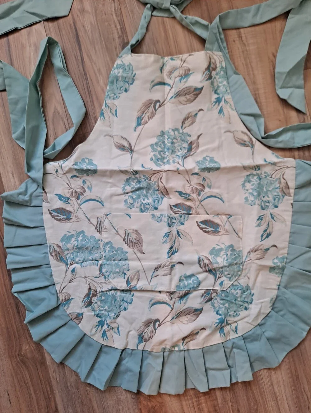 100 % Cotton Aprons Cotton 2, Crazy Cat Lady or Floral Cottage Vibe! New